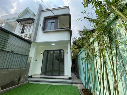 Bán nhà hẻm Linh Xuân (Đường 13) – 3 tầng, 4PN, 5WC, ở ngay gần chợ và trường